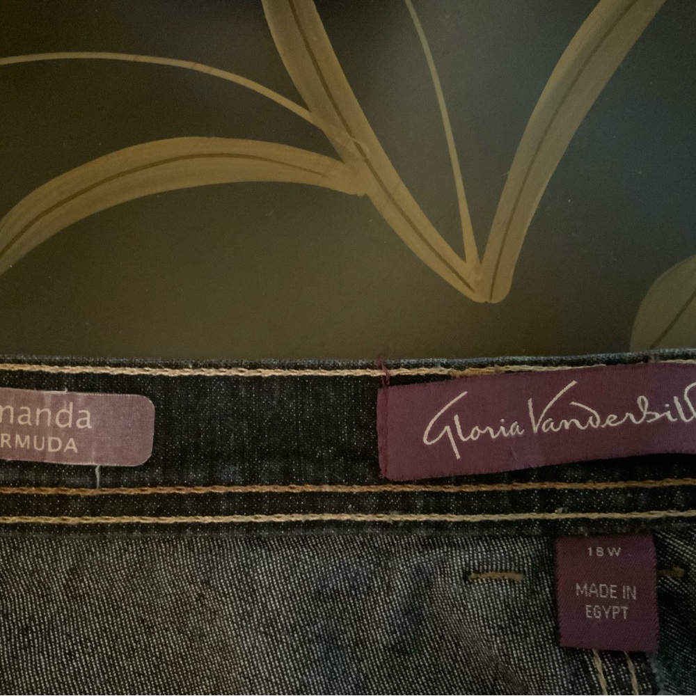 Gloria Vanderbilt Amanda Bermuda Dark Blue Denim Shorts - Picture 6 of 6